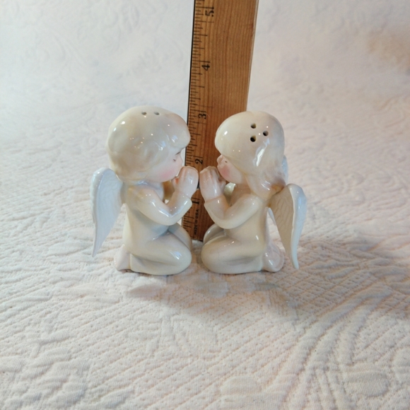 Pacific Giftware Praying Boy & Girl Angels Magnetic Ceramic Salt Pepper Shakers - Picture 7 of 7